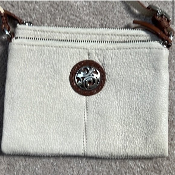 Brighton Crossbody bag—TONS OF STORAGE!! - Picture 3 of 12